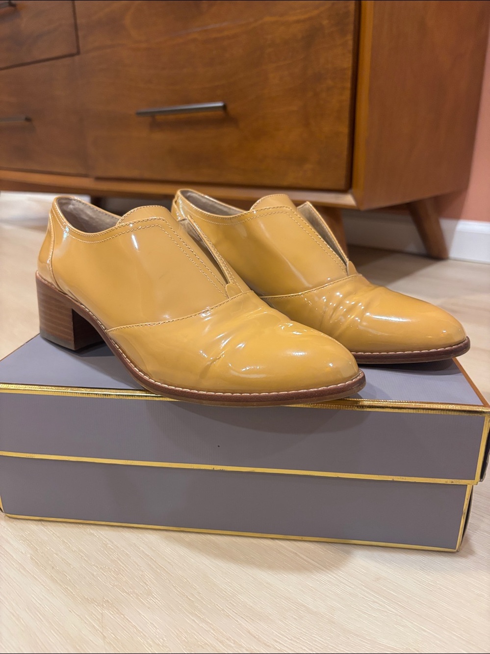 Louise et Cie women’s nude Leather Slip-On Loafers